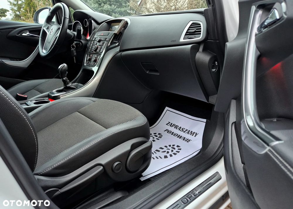 Opel Astra 2.0 CDTI DPF Innovation - 11