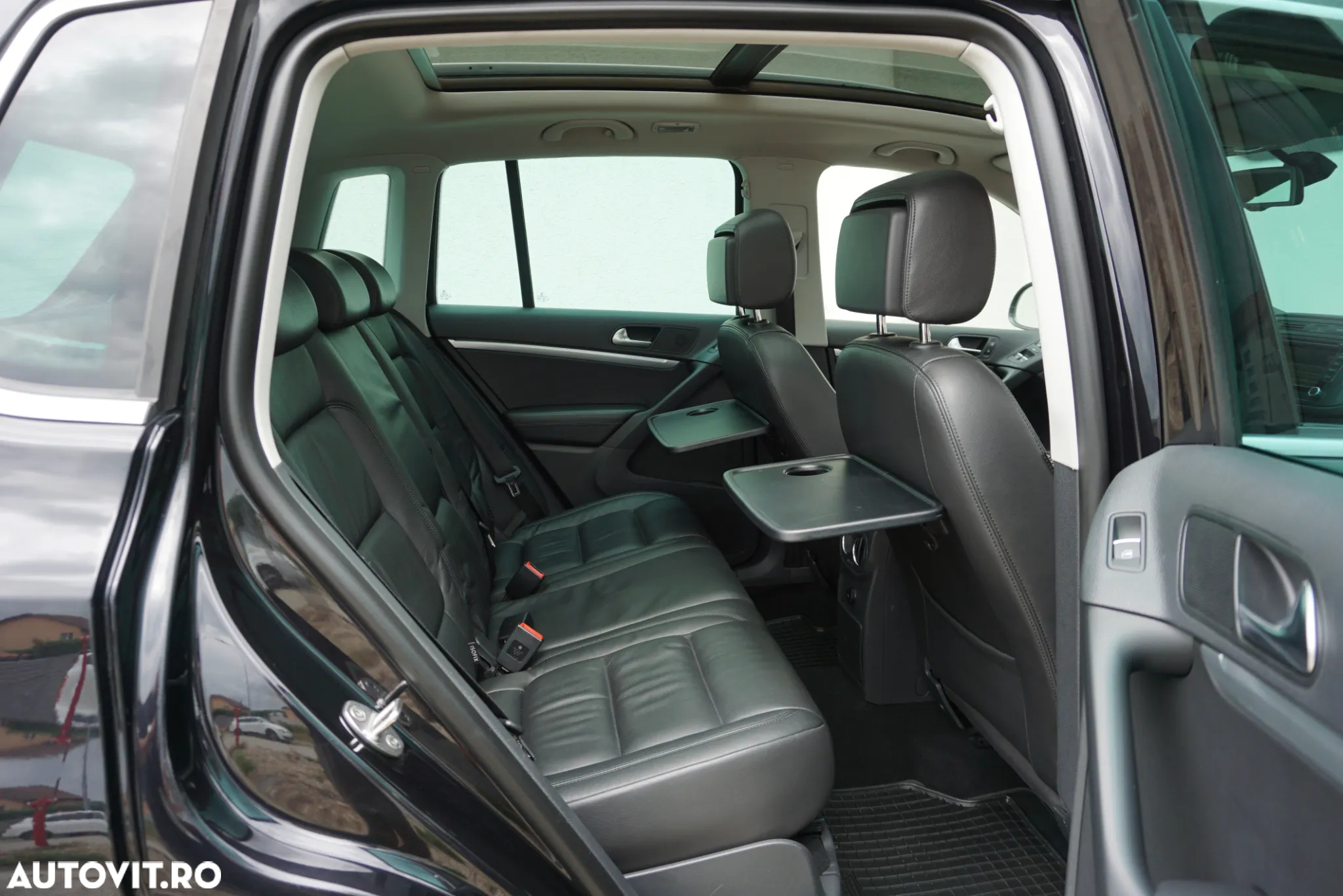 Volkswagen Tiguan 2.0 TDI 4Motion DSG Sport & Style - 9