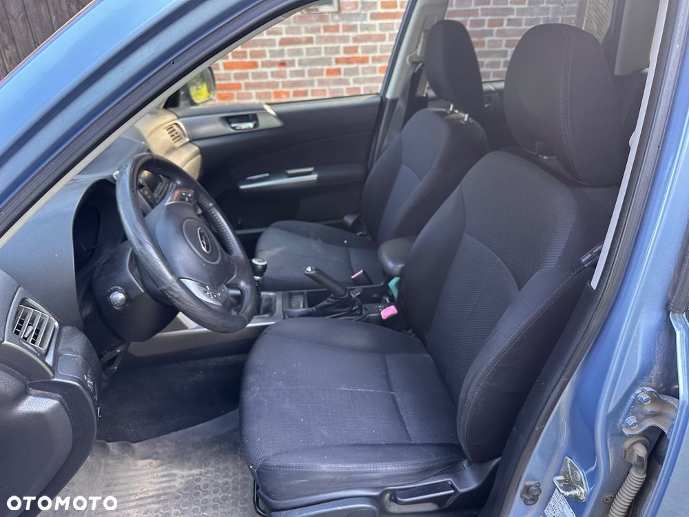 Subaru Forester 2.0D Exclusive - 9
