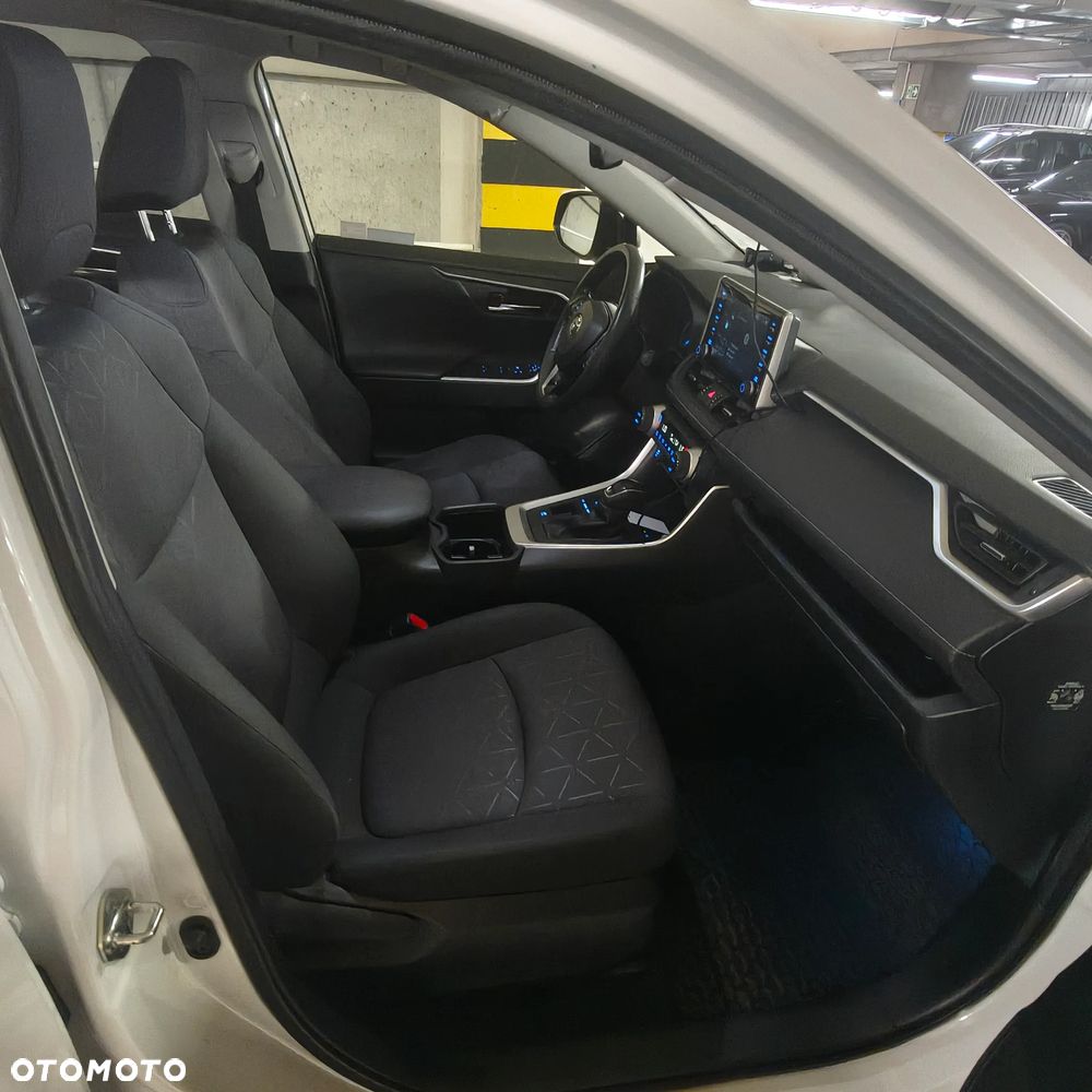 Toyota RAV4 - 9