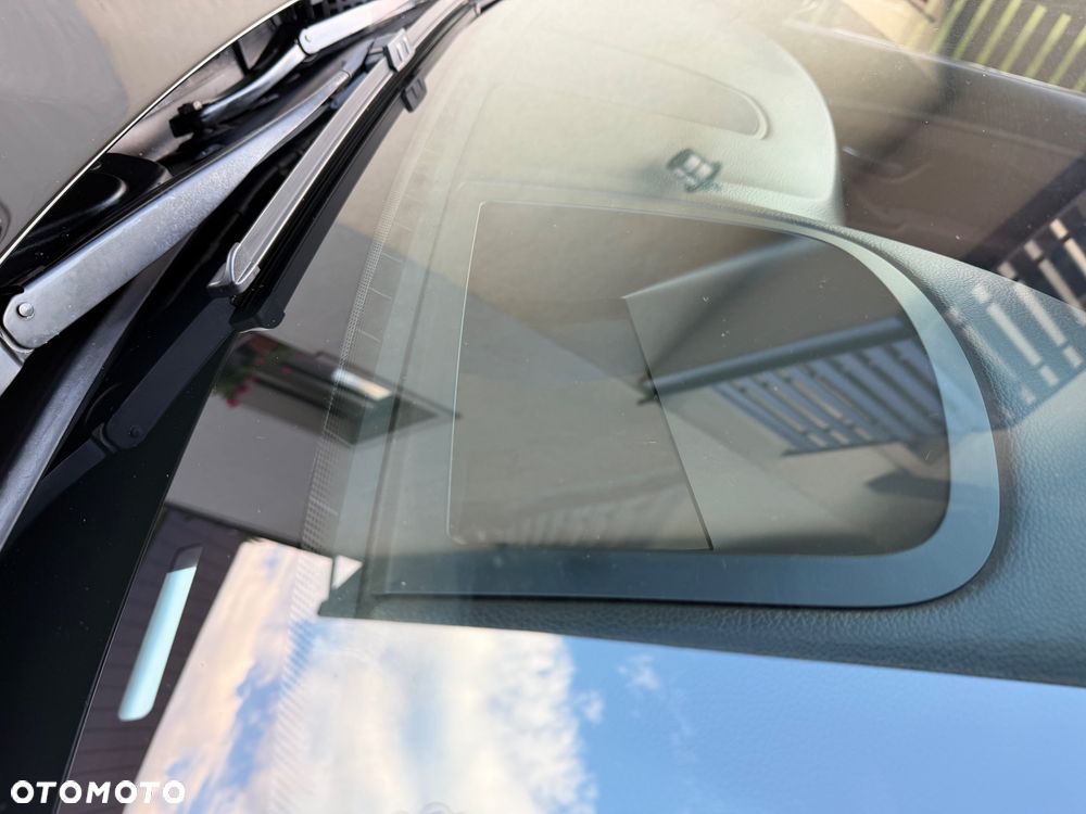 BMW Seria 5 520d - 25