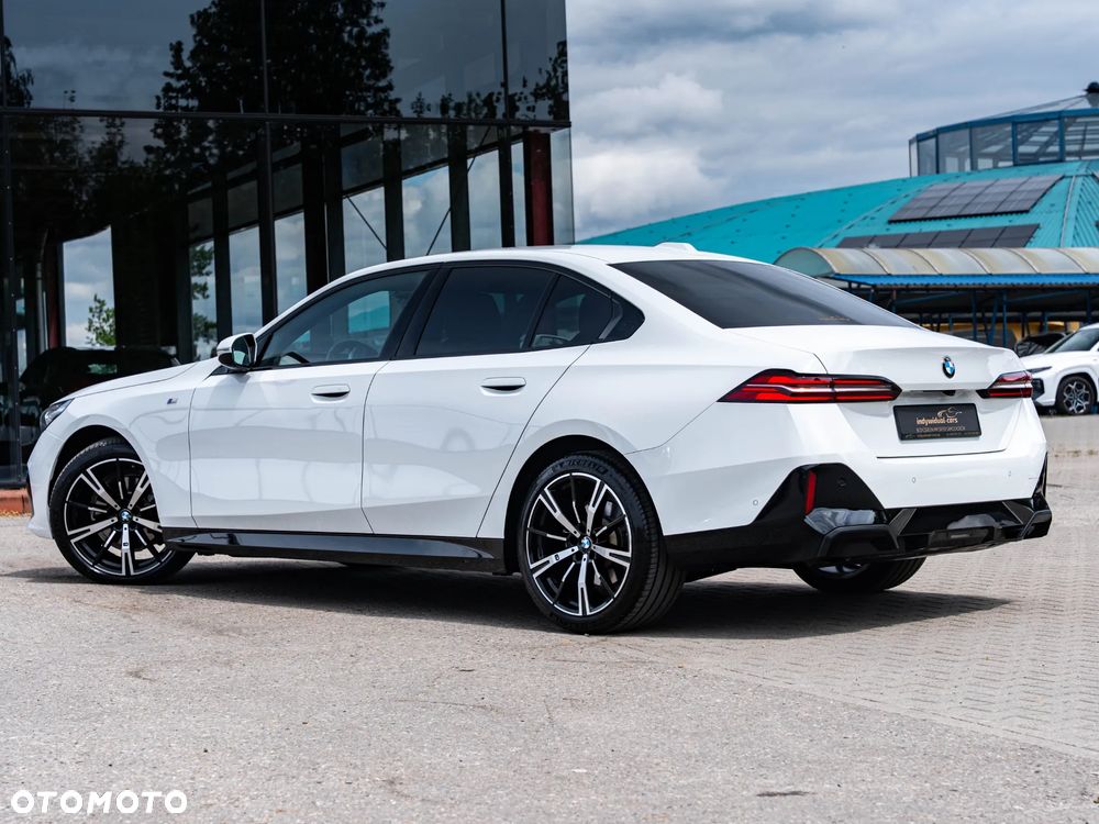 BMW Seria 5 520d xDrive - 11