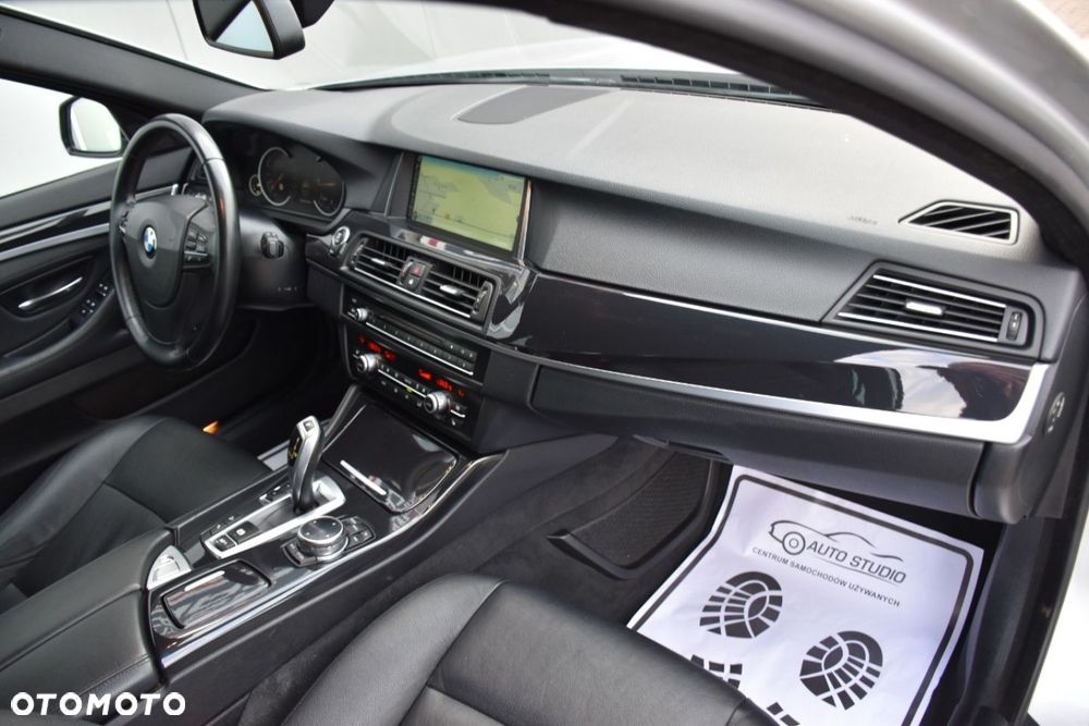 BMW Seria 5 520d xDrive Luxury Line - 11