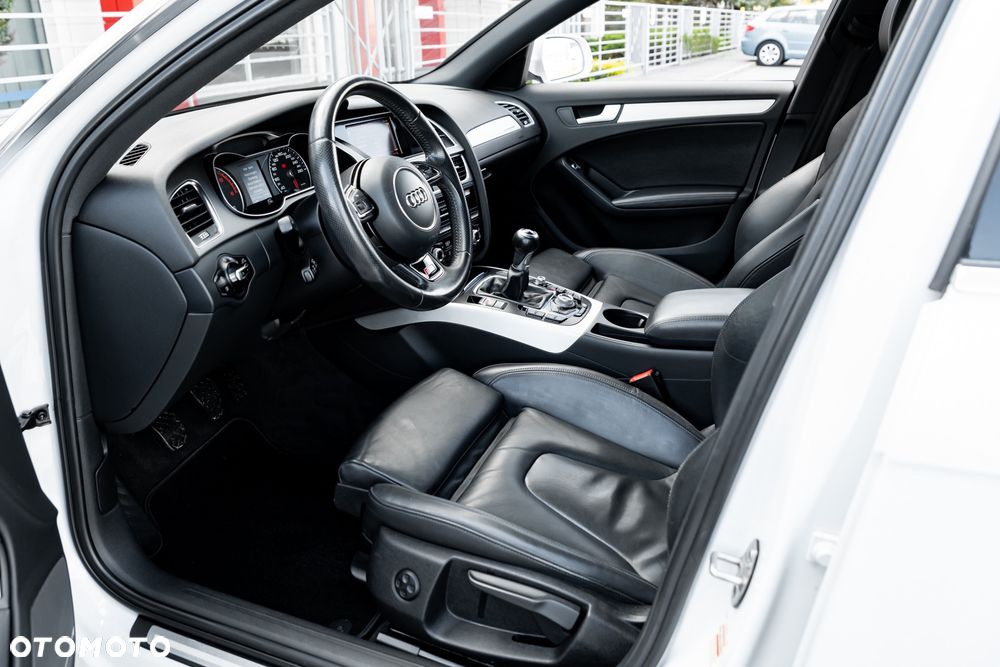 Audi A4 Avant 3.0 TDI DPF quattro S line Sportpaket - 17