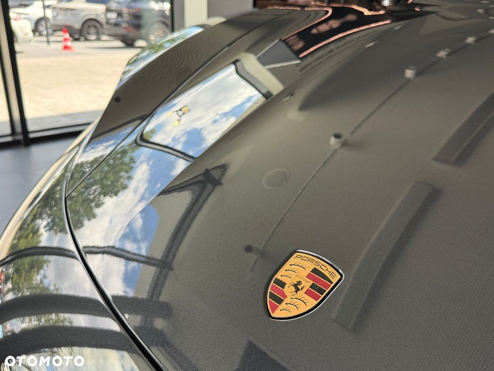 Porsche Taycan - 8