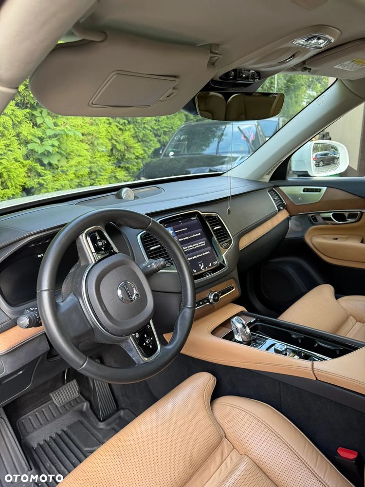 Volvo XC 90 - 7