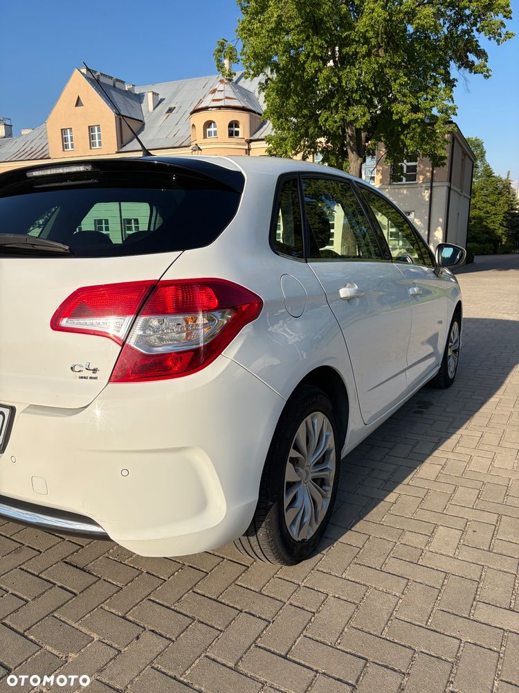 Citroën C4 HDi 110 Attraction - 11