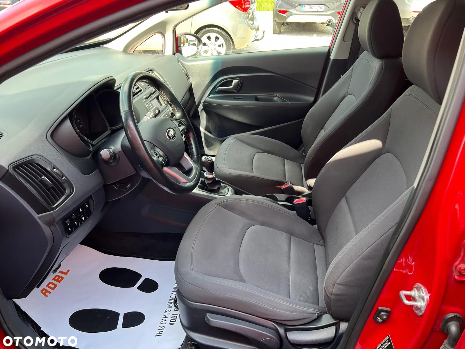 Kia Rio 1.4 L - 5