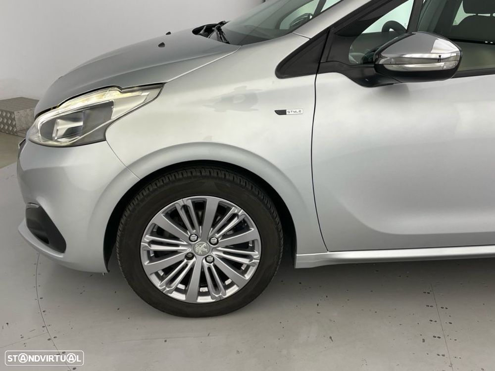 Peugeot 208 1.2 PureTech Style - 19