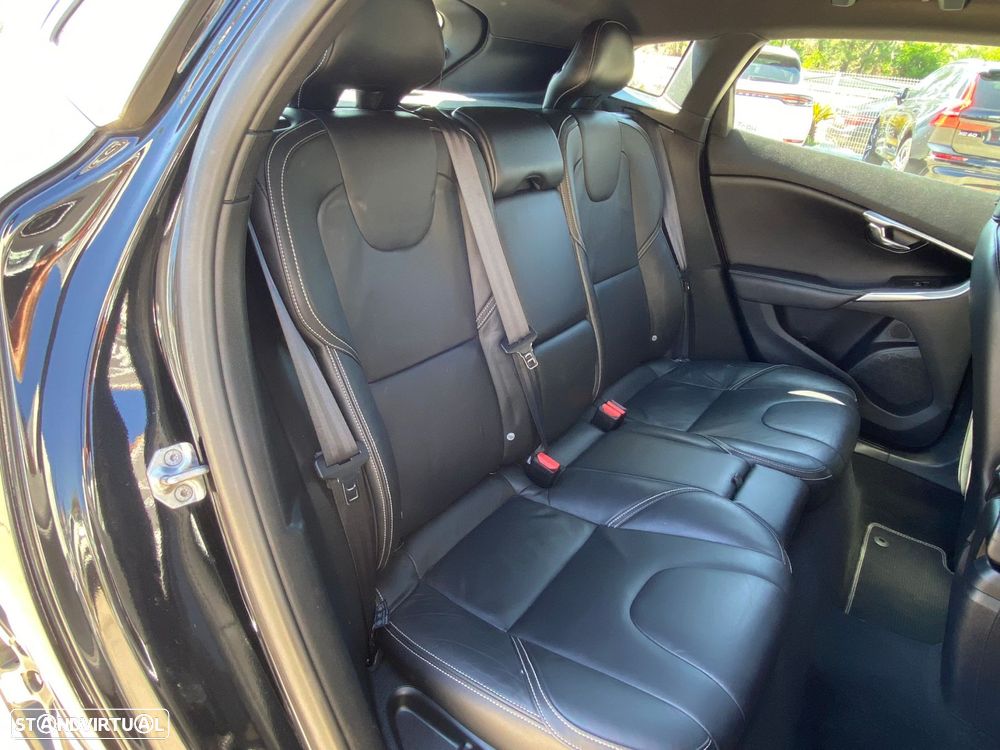 Volvo V40 2.0 D4 R-Design Momentum - 22