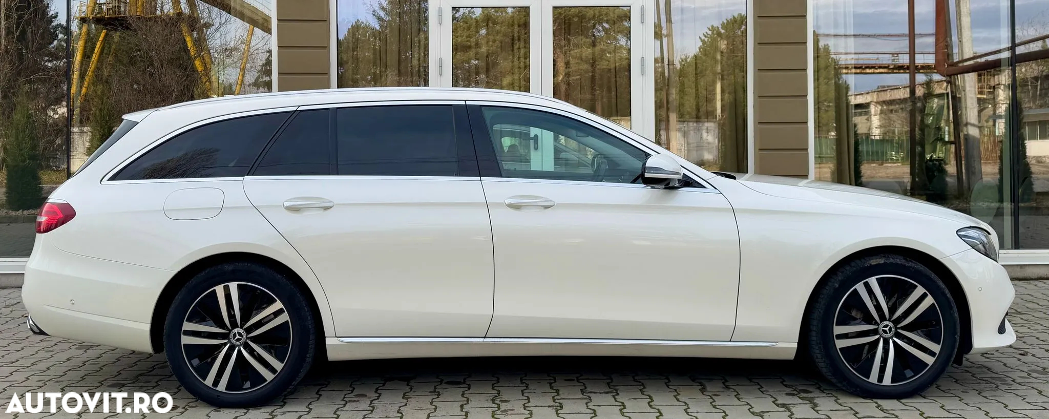 Mercedes-Benz E 400 d 4Matic 9G-TRONIC Avantgarde - 6
