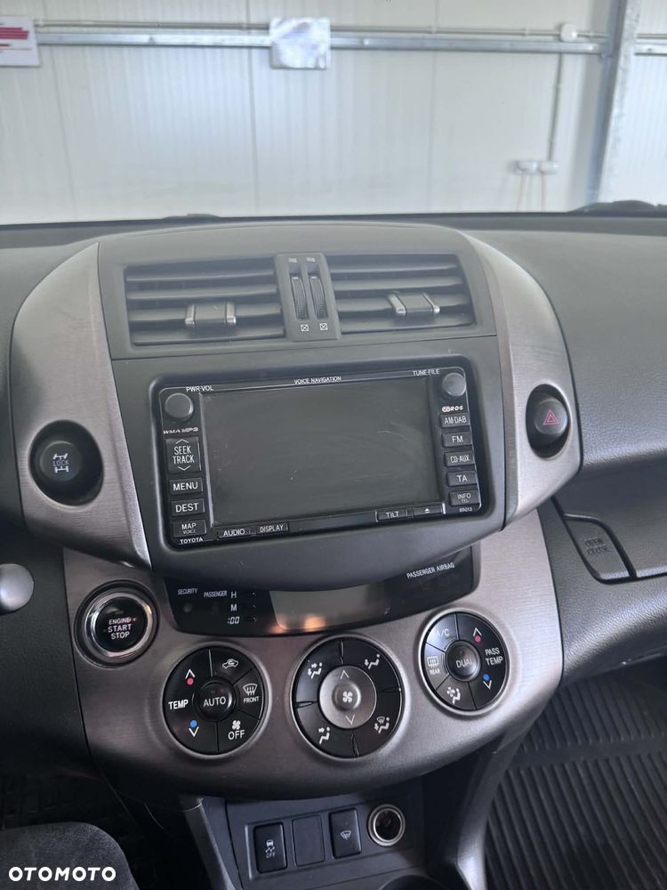 Toyota RAV4 2.2 D-4D Sol Platinium NAVI - 29