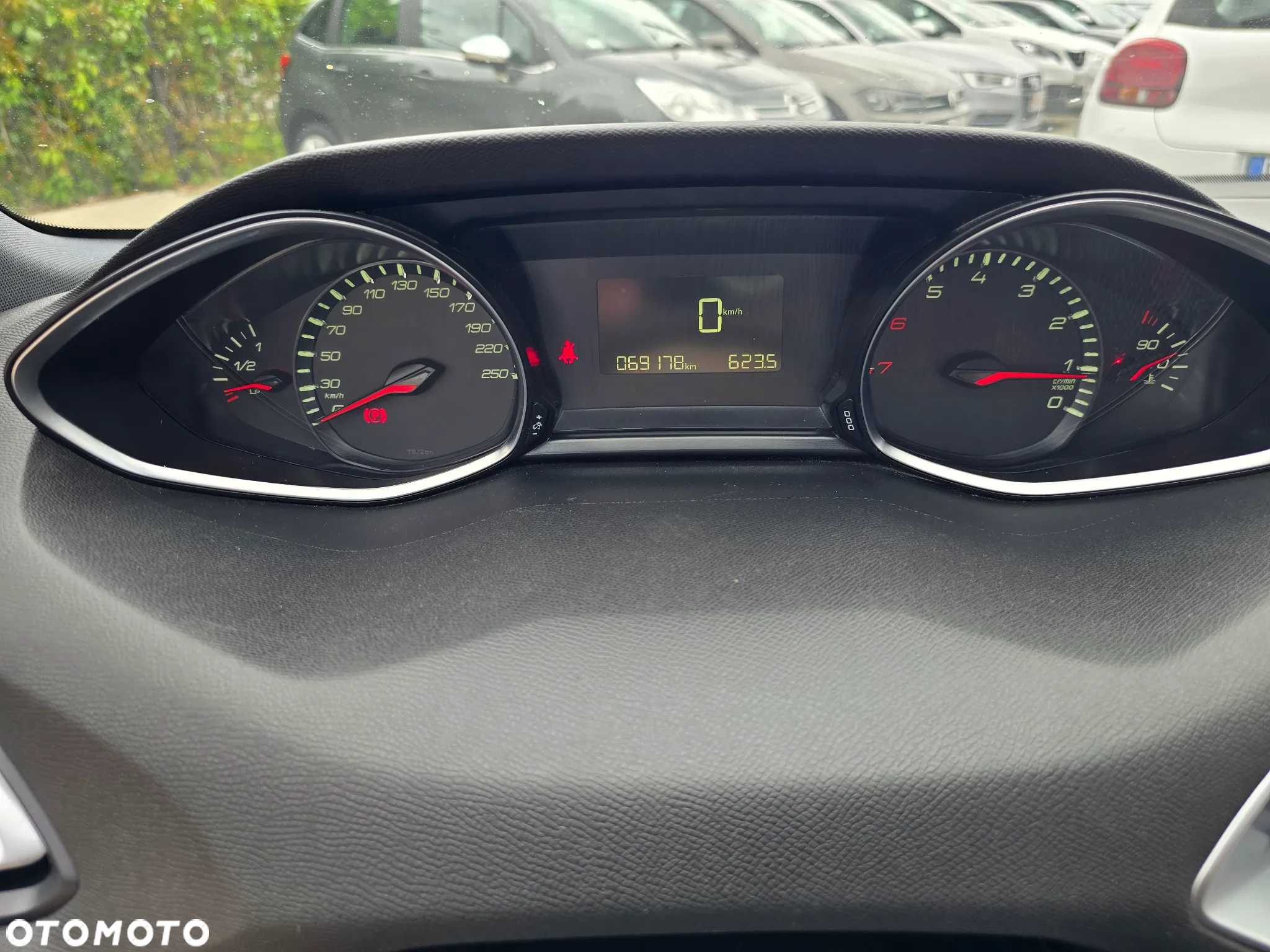 Peugeot 308 - 24