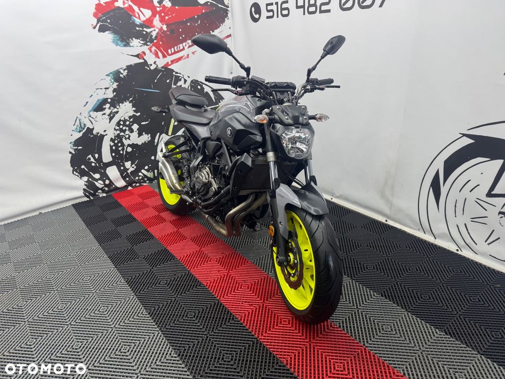 Yamaha MT - 40