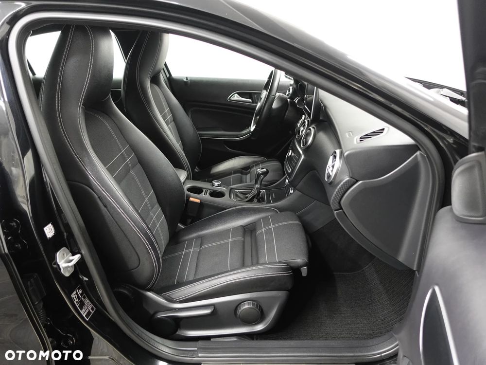 Mercedes-Benz Klasa A 180 (BlueEFFICIENCY) - 26