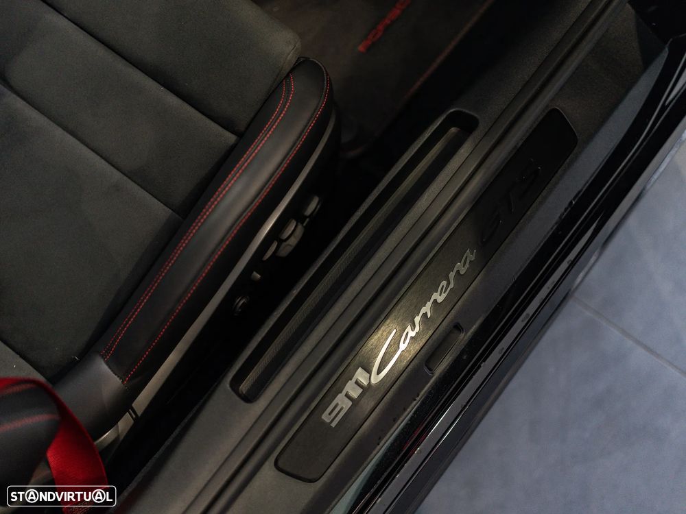 Porsche 911 (992) Carrera GTS PDK - 32
