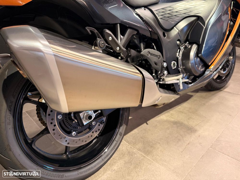Suzuki GSX - 3