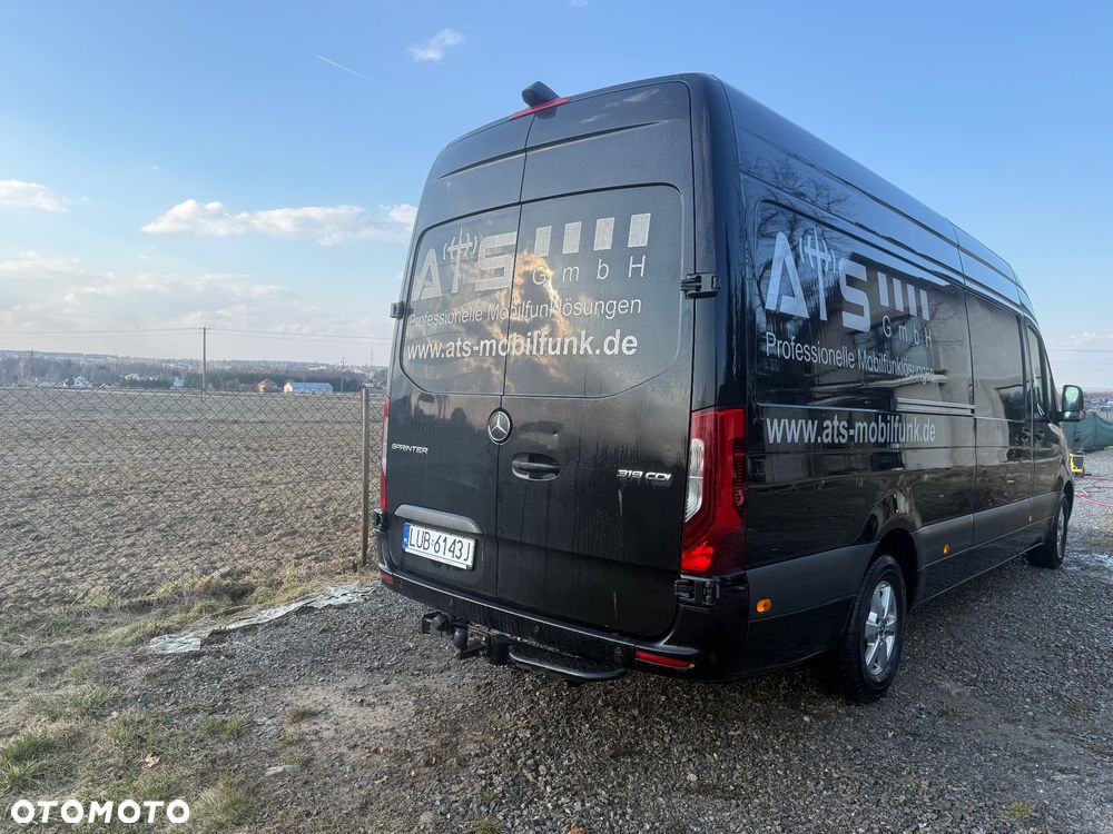 Mercedes-Benz 319 - 10