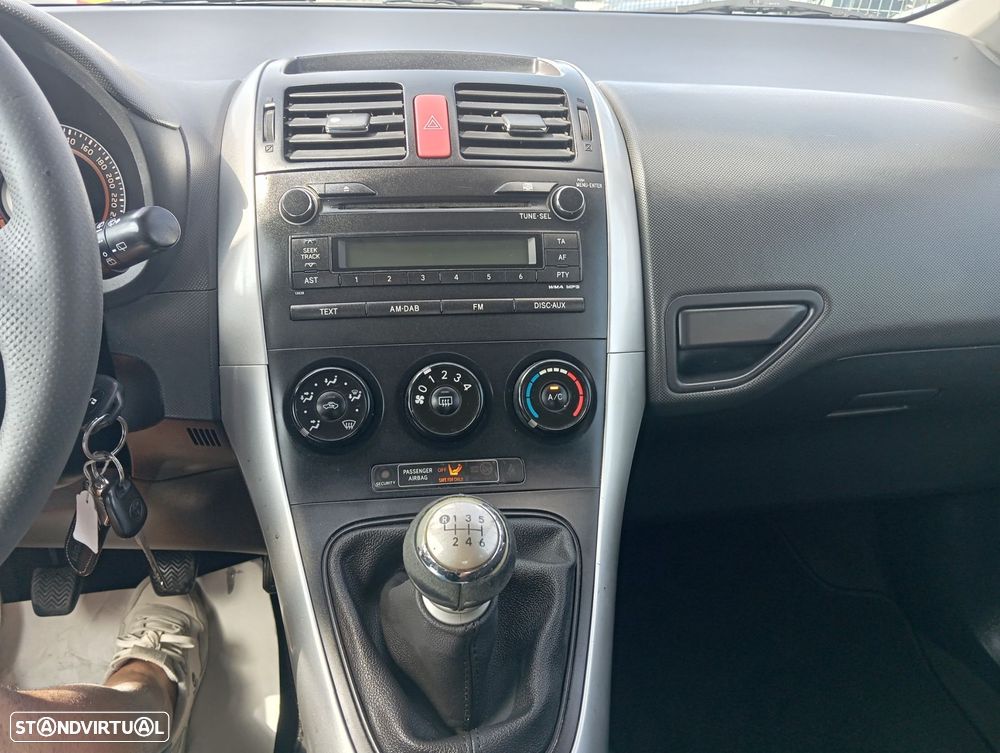Toyota Auris 1.33 VVT-i AC - 8