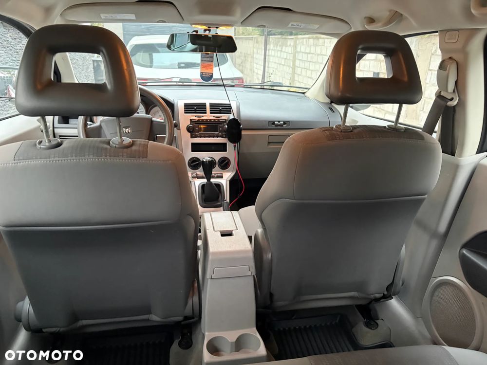 Dodge Caliber - 11