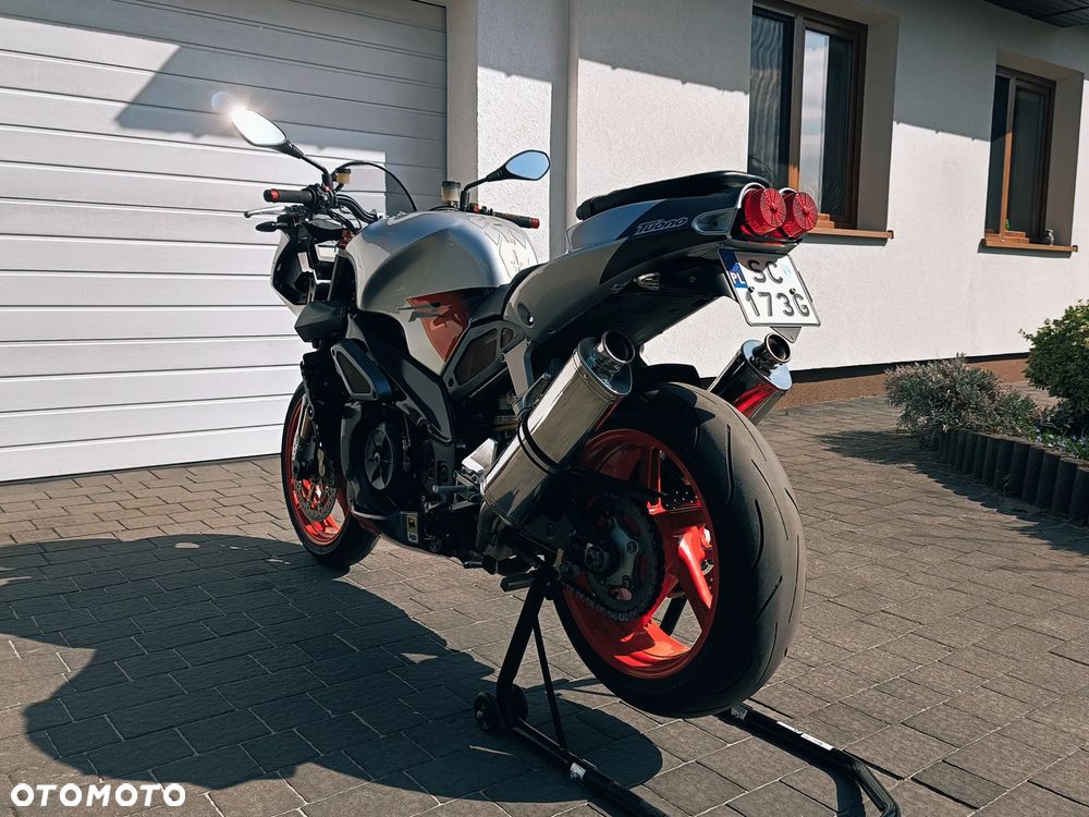 Aprilia Tuono - 8
