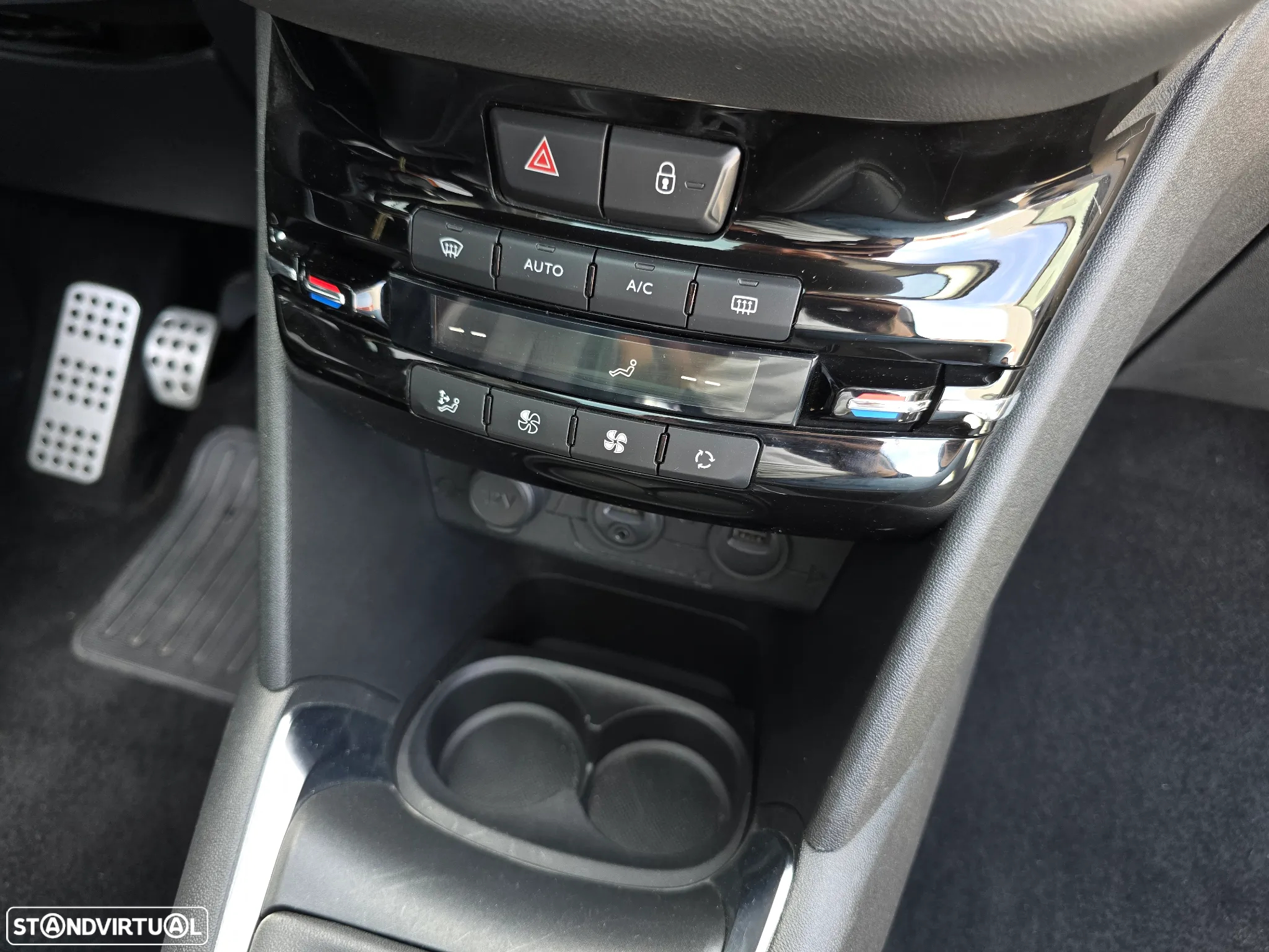 Peugeot 208 1.6 e-HDi Allure - 15