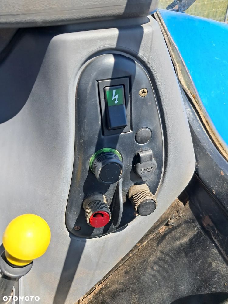New Holland TS90 - 28
