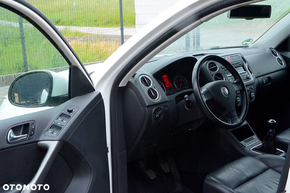 Volkswagen Tiguan - 9