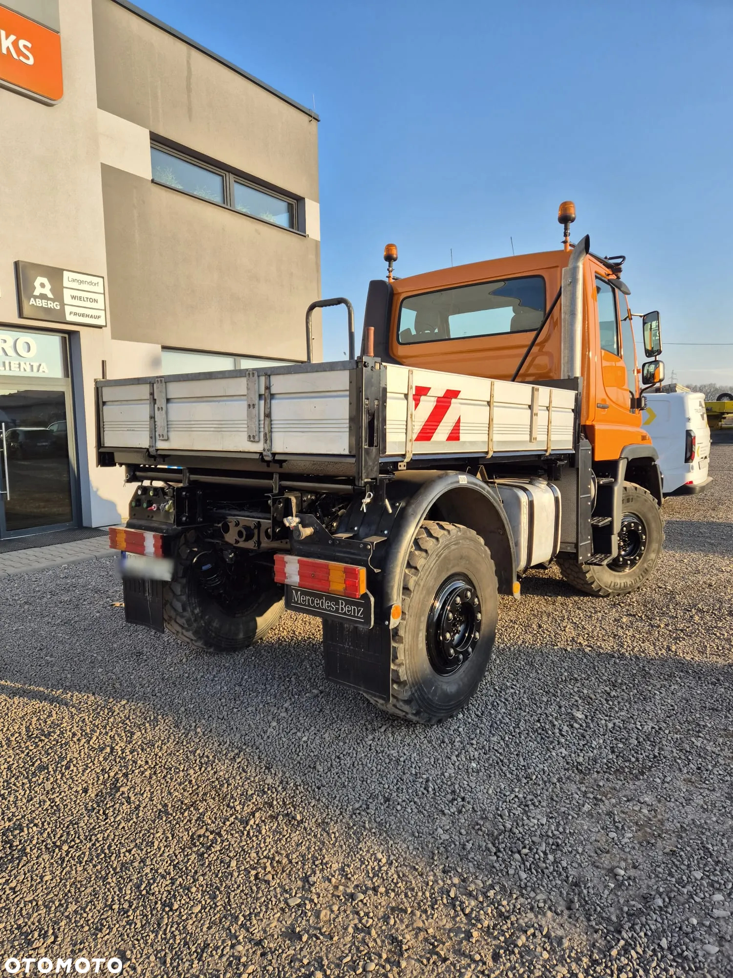 Unimog U400 - 4