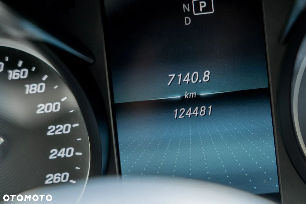 Mercedes-Benz Klasa C 300 4Matic 9G-TRONIC - 9