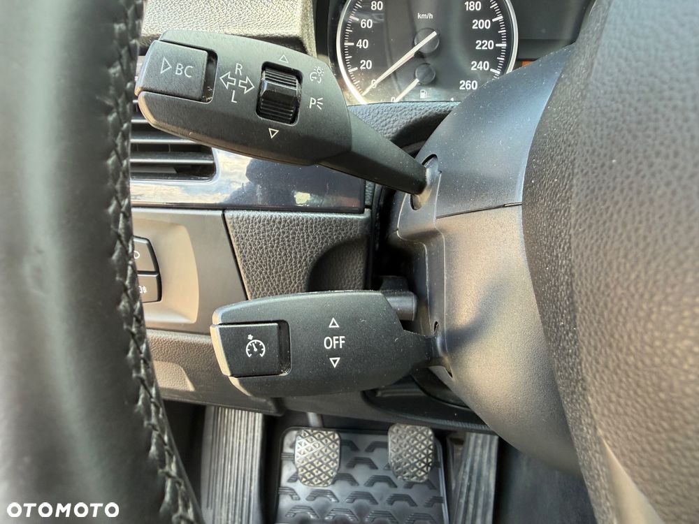 BMW Seria 3 318d DPF - 22