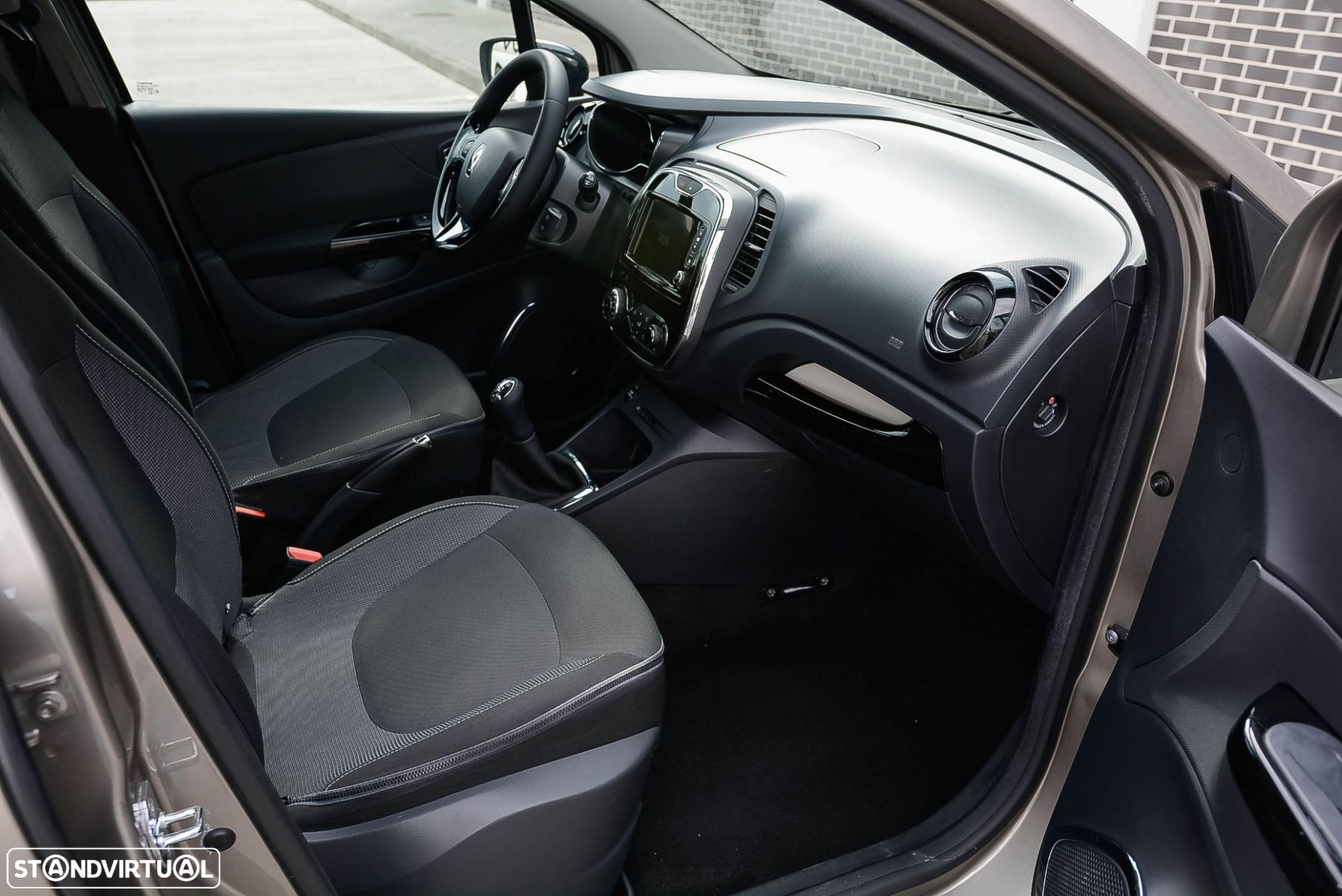 Renault Captur 0.9 TCE Sport - 23