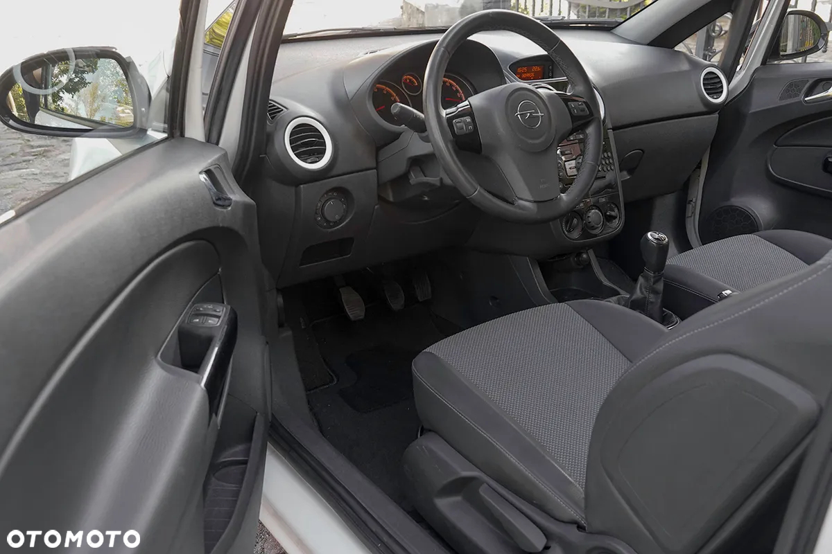 Opel Corsa 1.4 16V Color Edition - 12