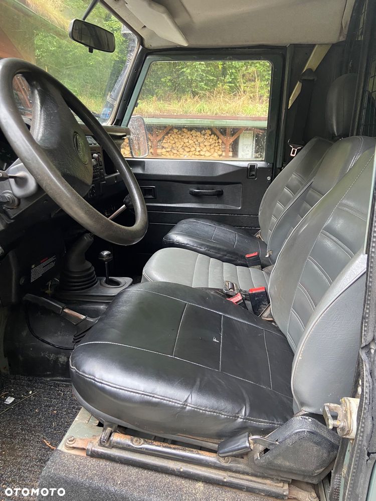 Land Rover Defender - 7