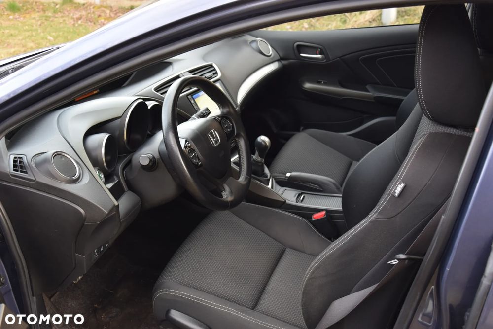 Honda Civic 1.6 i-DTEC Executive Black Edition - 12