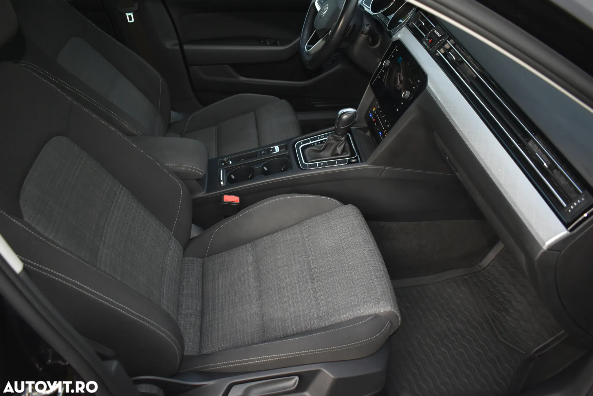 Volkswagen Passat 2.0 TDI DSG Comfortline - 20