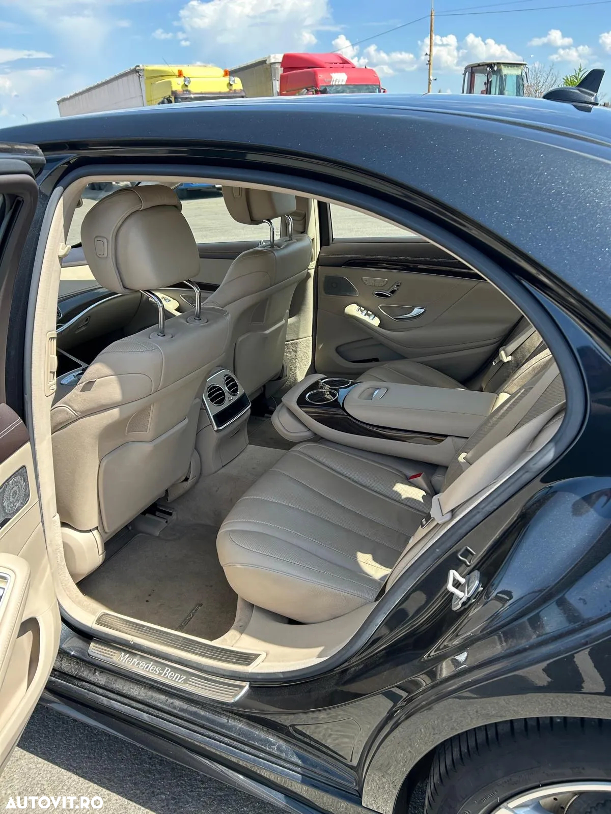 Mercedes-Benz S 500 4MATIC Long Aut - 11