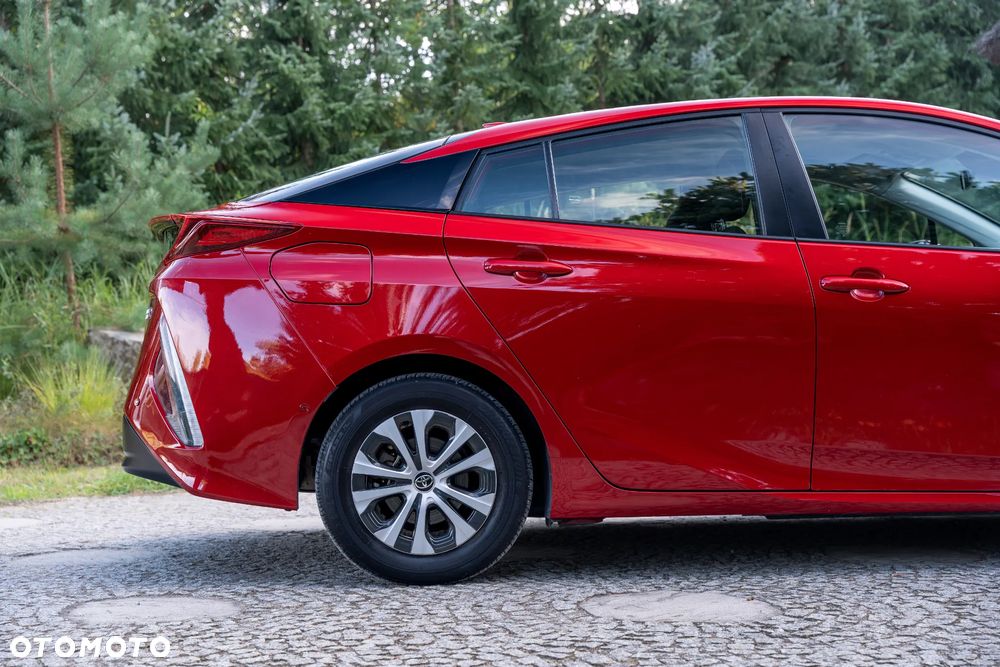 Toyota Prius Hybrid - 16