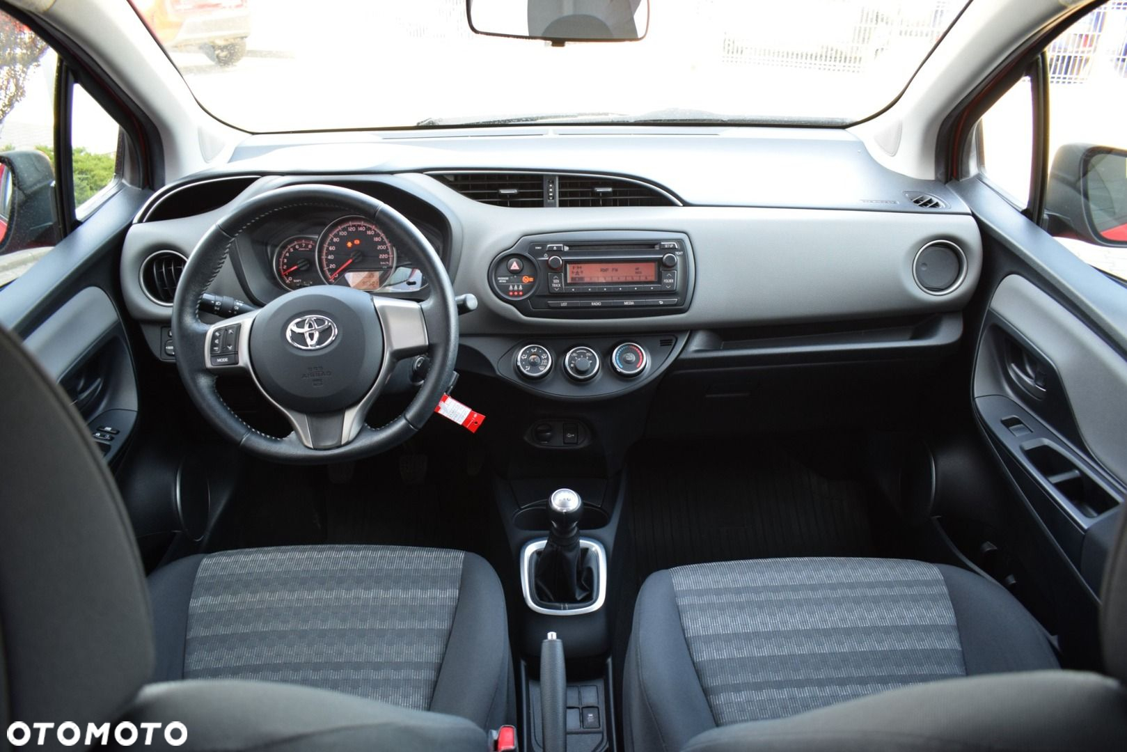 Toyota Yaris 1.0 Active EU6 - 11