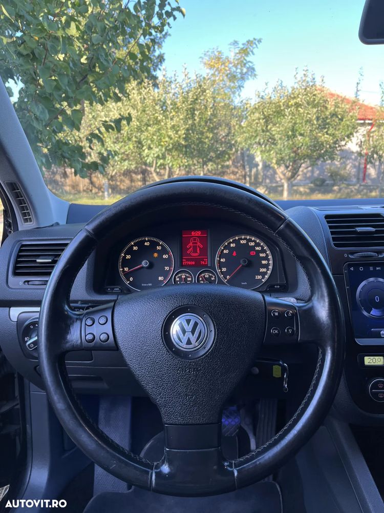 Volkswagen Jetta 1.4 TSI Trendline - 11