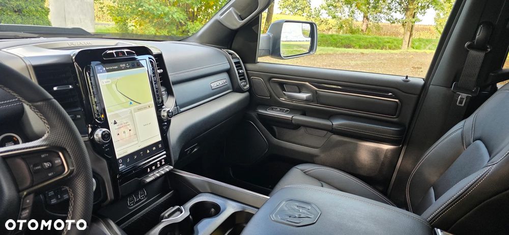 RAM 1500 5.7 Crew Cab Shortbed Laramie Black - 17