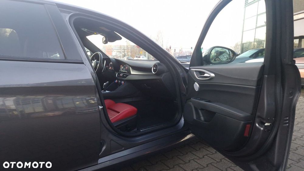 Alfa Romeo Giulia 2.0 Turbo Veloce Q4 - 18
