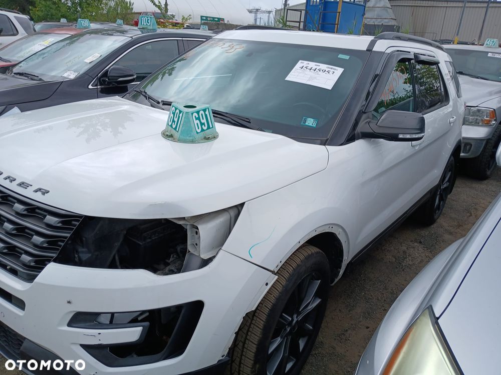 Ford Explorer - 2