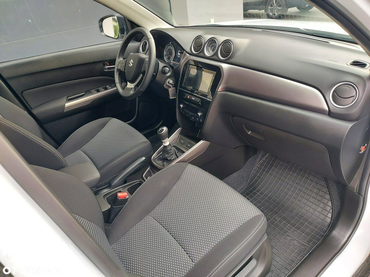 Suzuki Vitara - 12