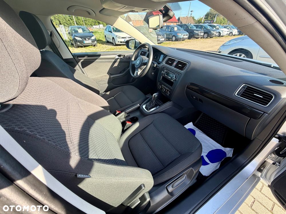 Volkswagen Jetta 1.4 TSI Comfortline DSG - 10