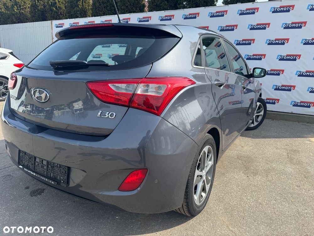 Hyundai i30 blue 1.6 CRDi Classic Navigation - 15