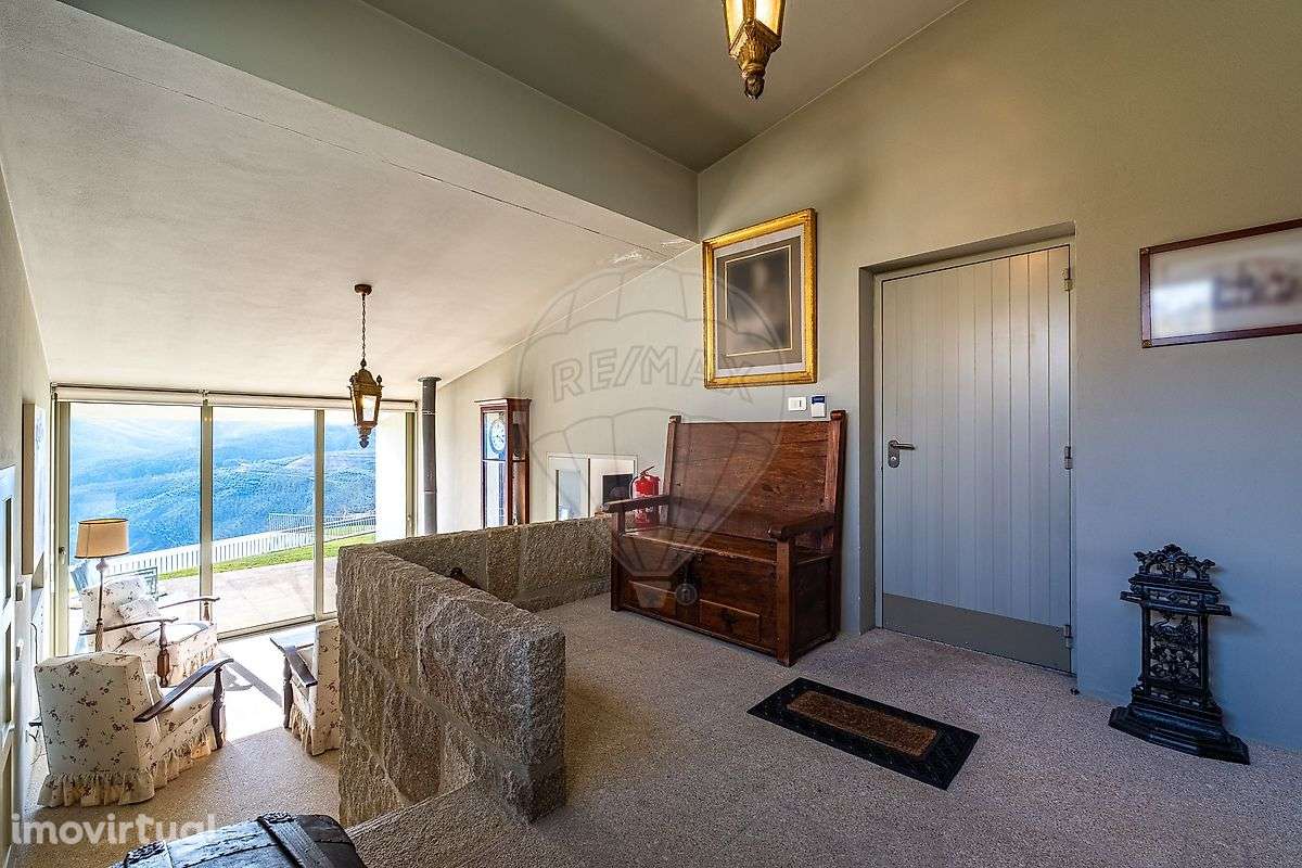 Moradia T5 para venda - Grande imagem: 2/49