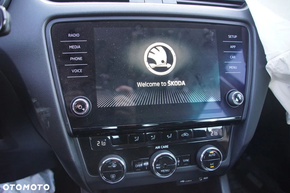 Auto na części - Skoda Octavia III Lift 1.6 TDI 115 KM DDYA SMT LF7Y 2017R Silnik Skrzynia Drzwi Maska Błotnik Klapa Zderzak Lusterko Lampa Szyba Klamka Deska Kokpit Sterownik Moduł Czujnik Licznik Wyświetlacz Panel Kierownica - 12