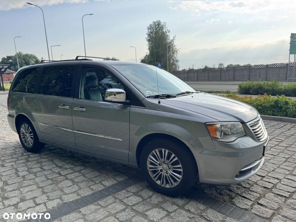 Chrysler Town & Country 3.6 Touring - 17
