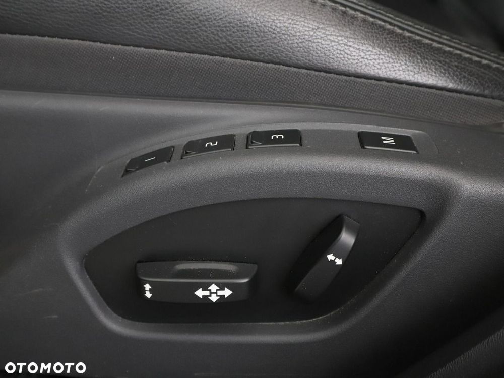 Volvo V60 Cross Country D3 Geartronic Pro - 32